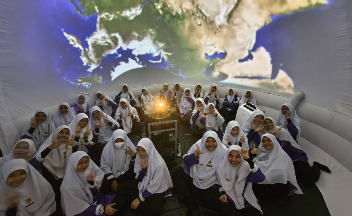Karnival Falaks di Maahad Yahyawiyah, Padang Rengas, Perak